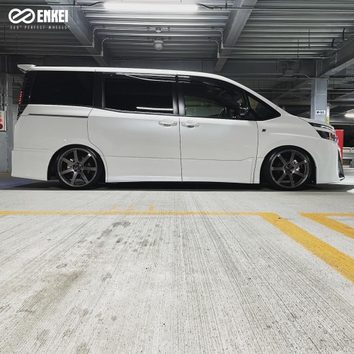 トヨタ voxy gr sport｜USERS GALLERY｜ENKEI WHEELS