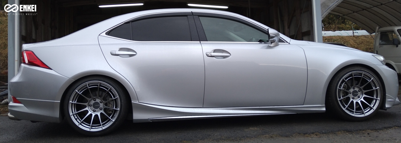 Lexus IS300Hホイル