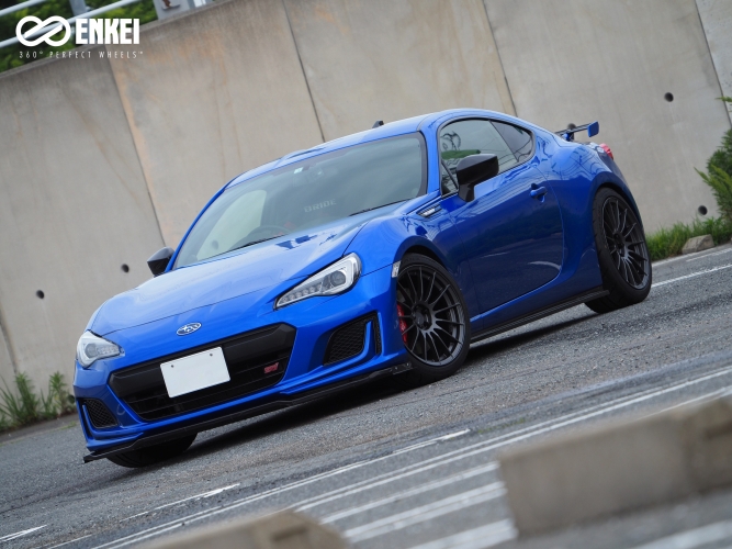 BRZ S ZC6 初期モデルÅ型入庫！レイズホイールにSTiエアロ装着